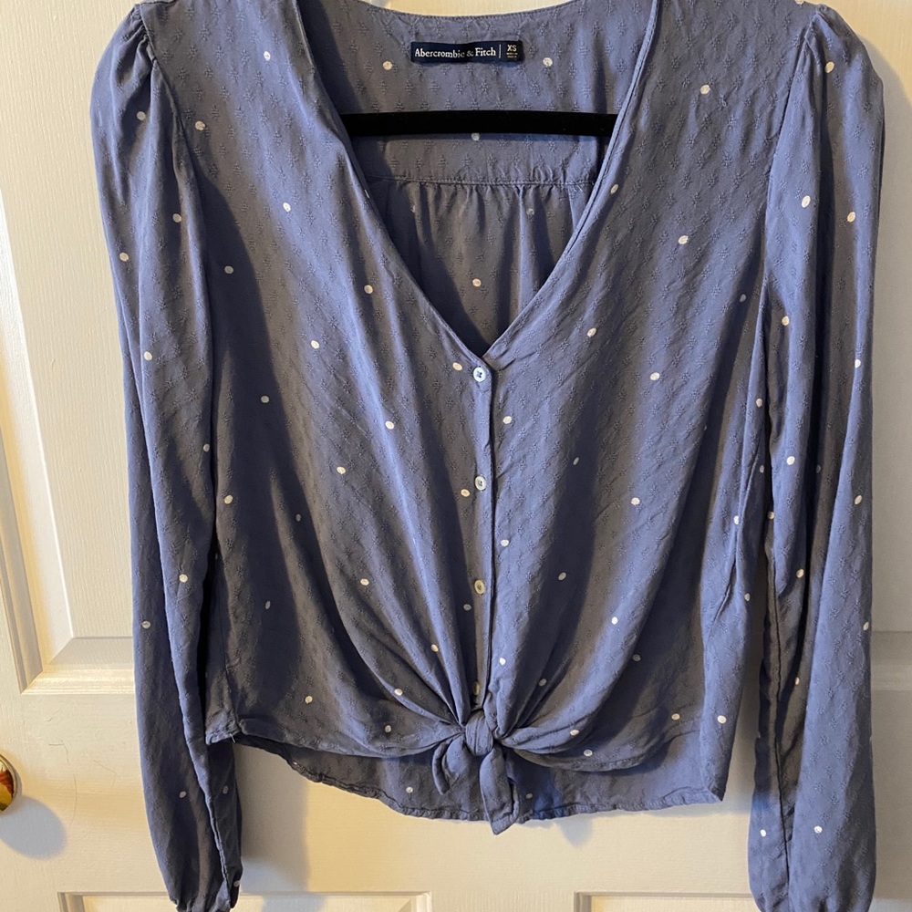 Abercrombie knot front top